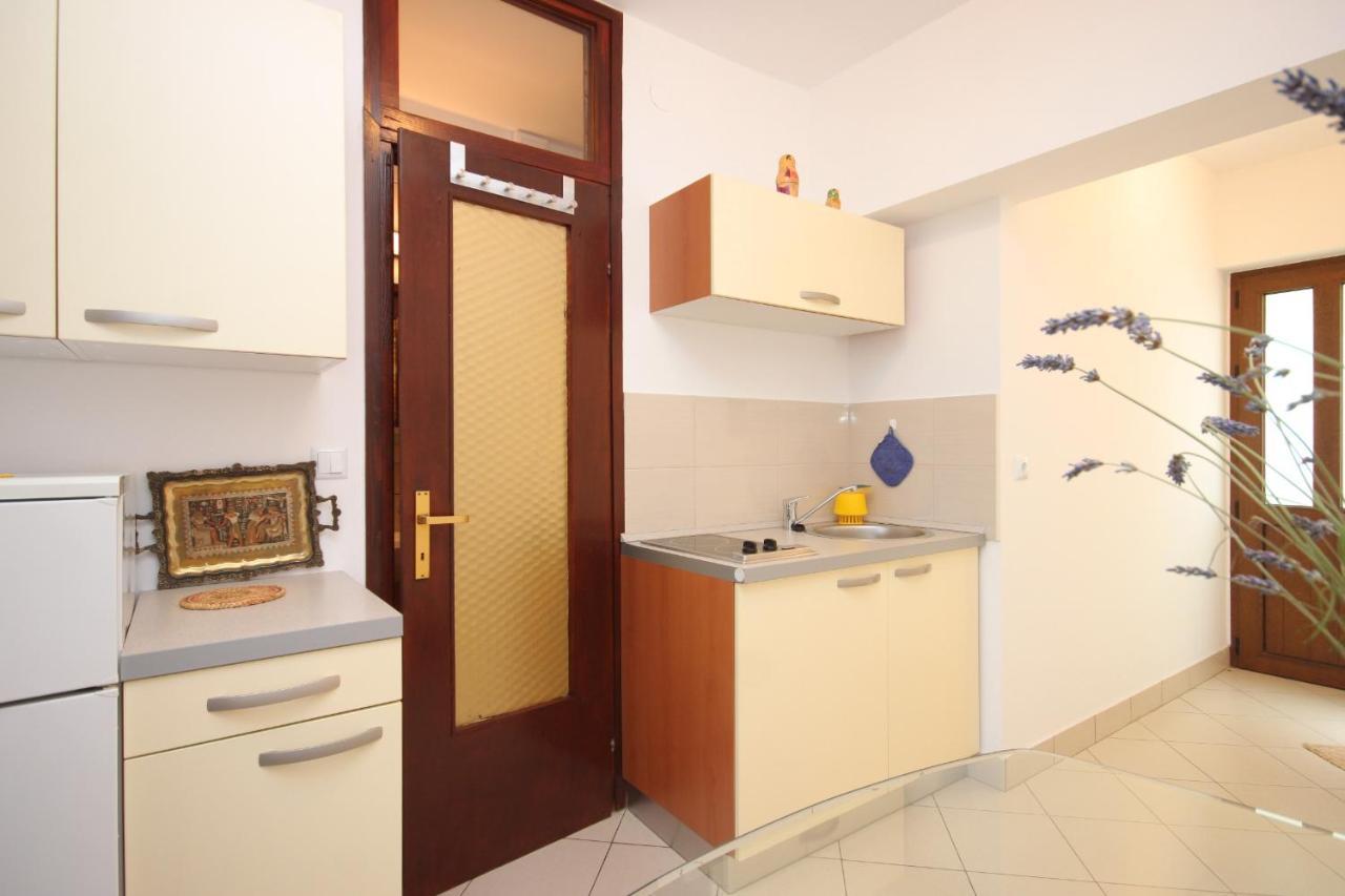 Apartment Mali Losinj 7879B Luaran gambar